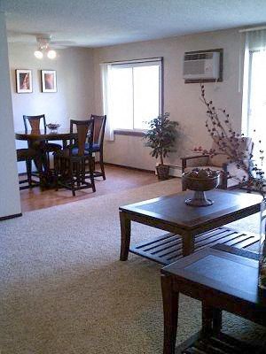 Montreal Court Apartments | Living Room | Dining